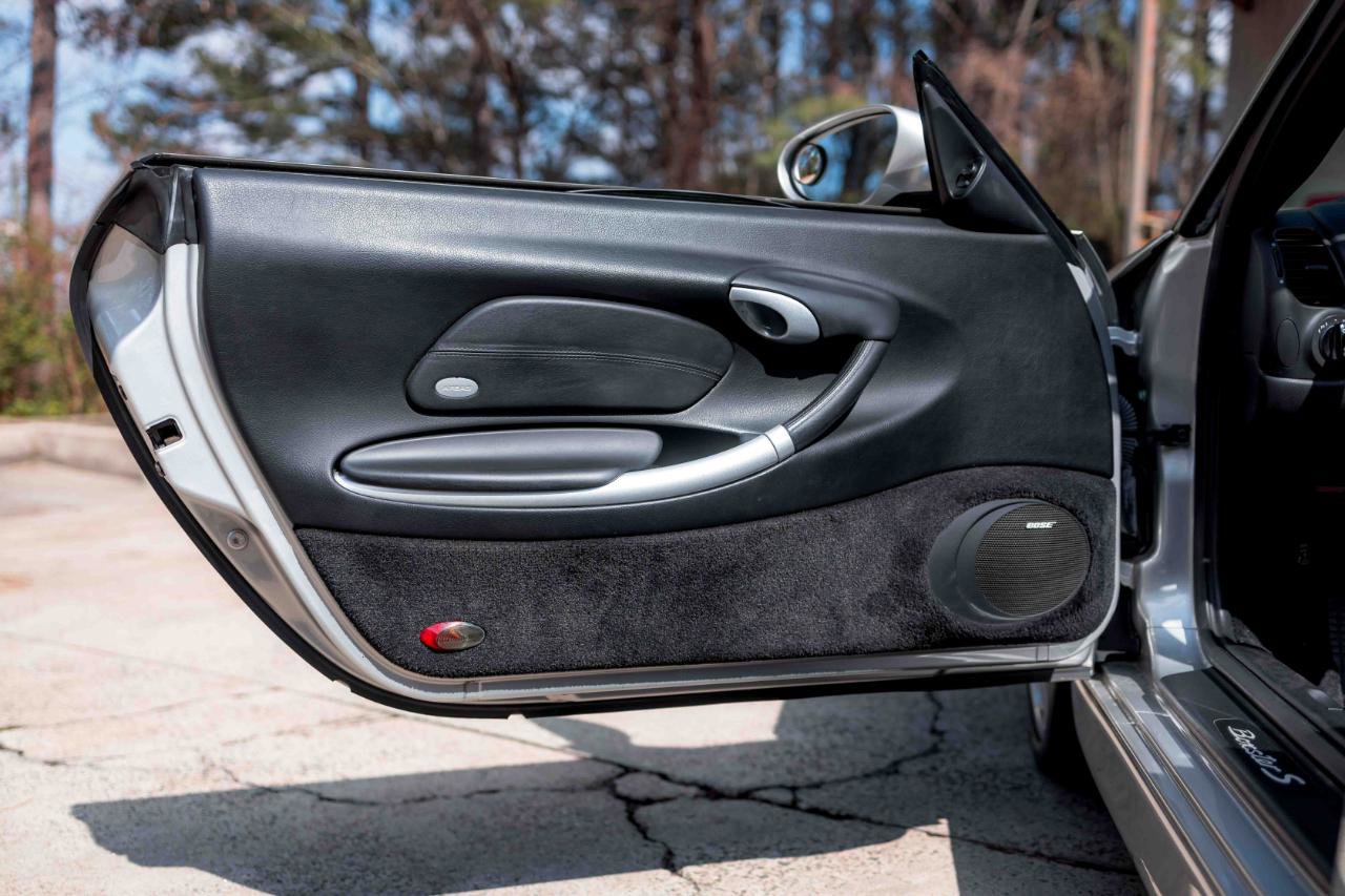 Used 2003 Porsche Boxster S image 34