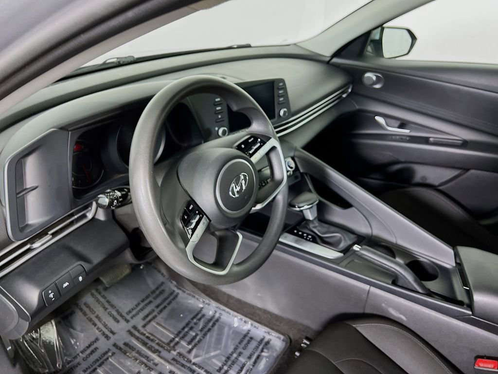 Certified 2021 Hyundai Elantra SEL FWD image 8