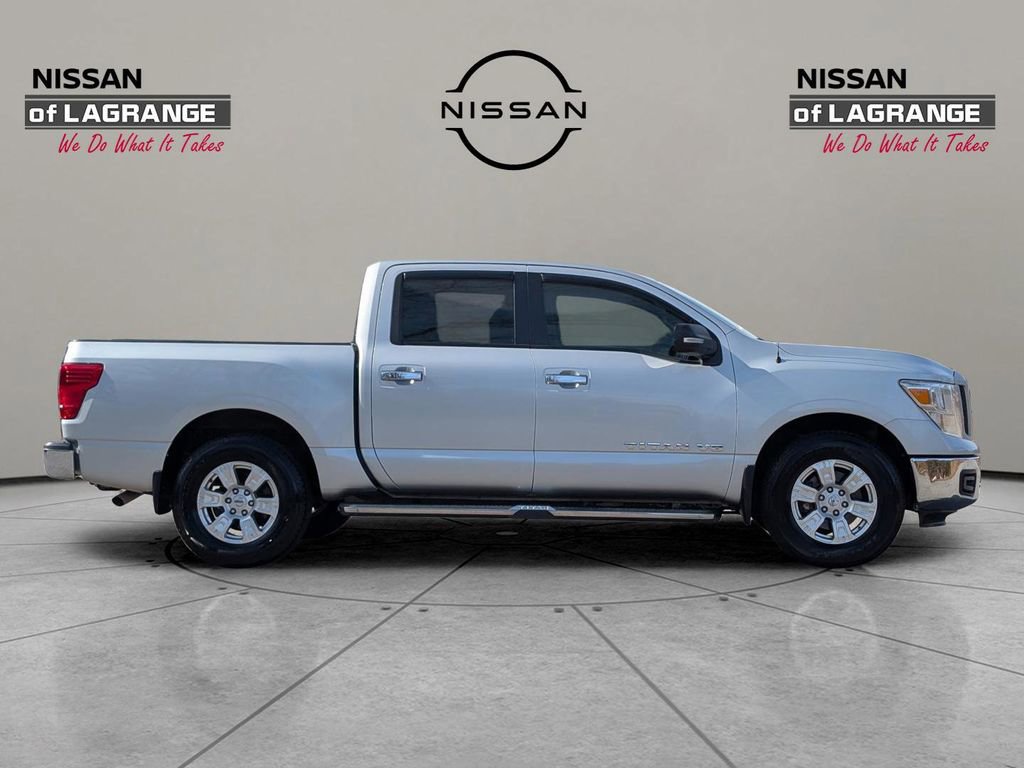 Used 2019 Nissan Titan SV image 4