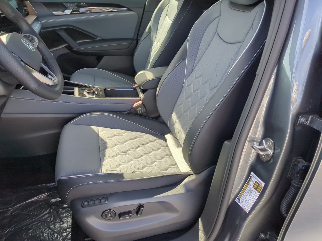 New 2027 Volkswagen Tiguan SEL R-Line AWD/4WD image 19