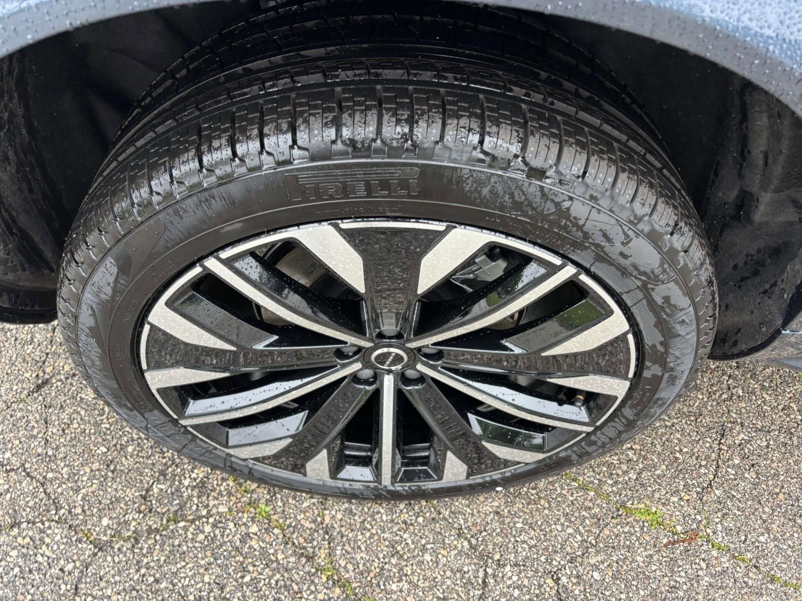 New 2026 Volvo XC90 T8 Ultra w/ Protection Package Premier AWD/4WD image 10