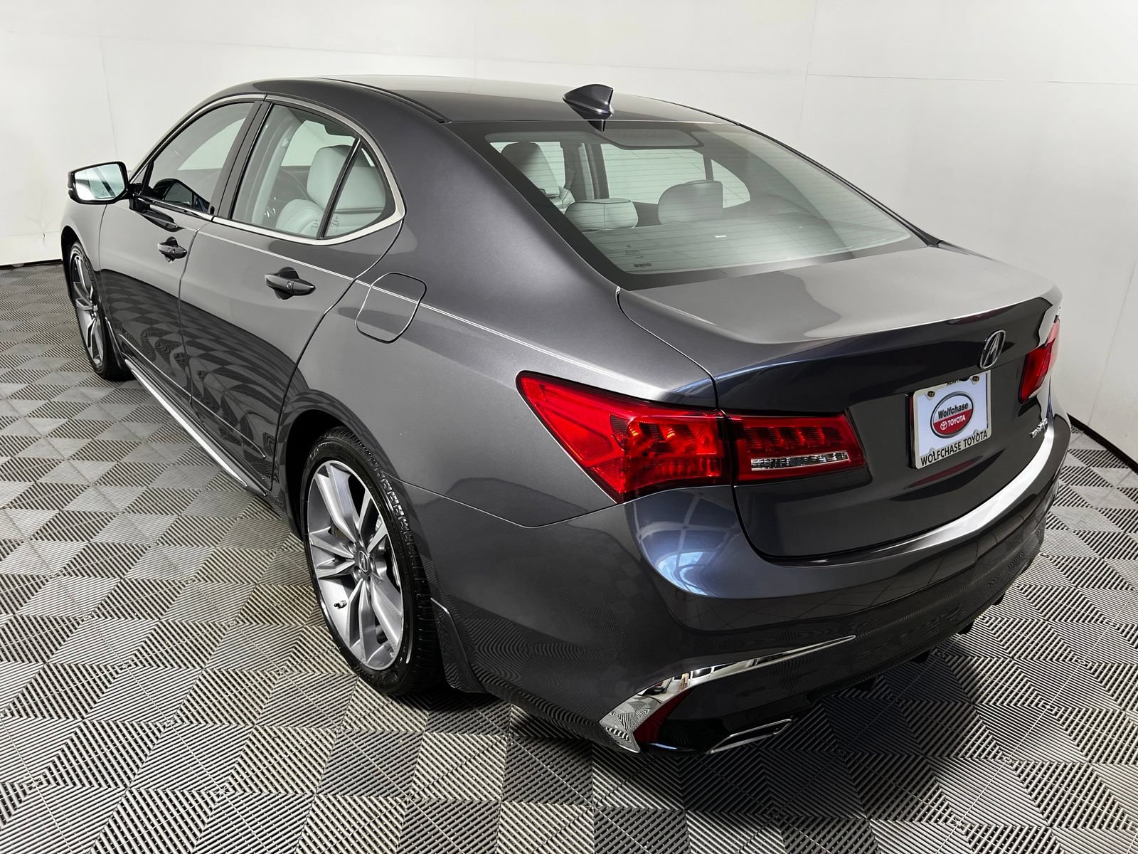 Used 2019 Acura TLX w/ Technology Package AWD/4WD image 7