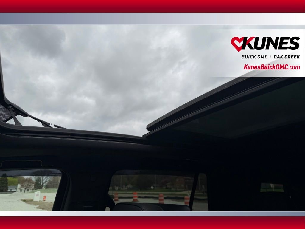 Used 2024 GMC Yukon Denali w/ Advanced Technology Package AWD/4WD image 26