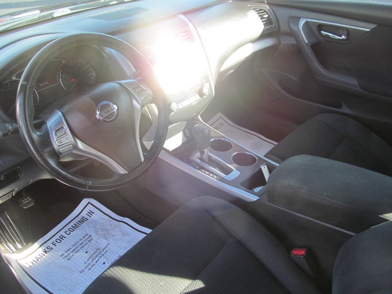 Used 2015 Nissan Altima 2.5 SV w/ Convenience Package FWD image 10