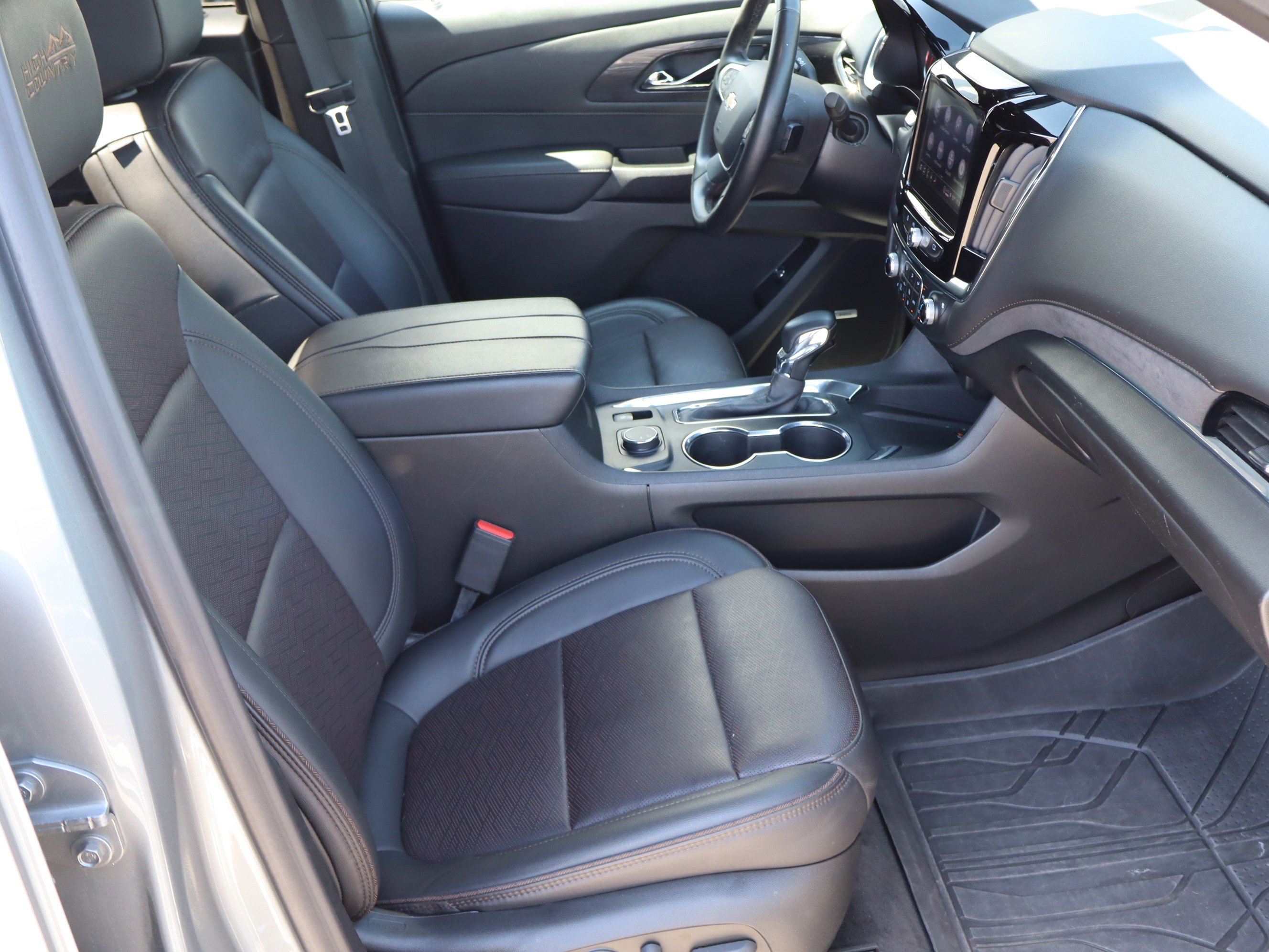 Certified 2023 Chevrolet Traverse High Country AWD/4WD image 40