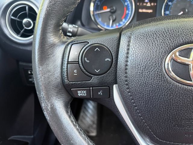 Used 2017 Toyota Corolla SE w/ Carpet Mat Package (TMS) FWD image 2