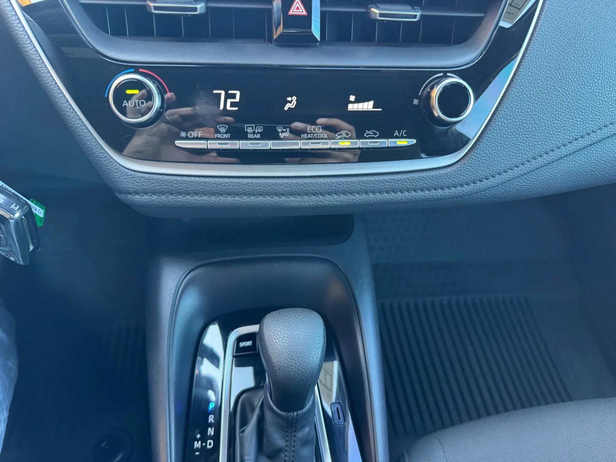 Used 2022 Toyota Corolla SE image 35