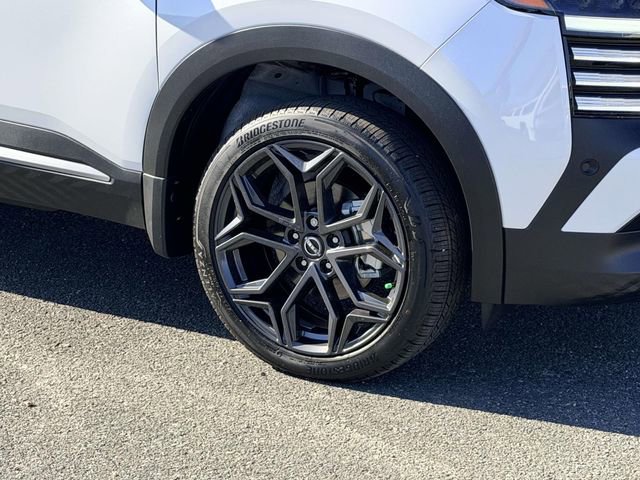 New 2026 Nissan Kicks SR w/ Cold Weather Package FWD image 7