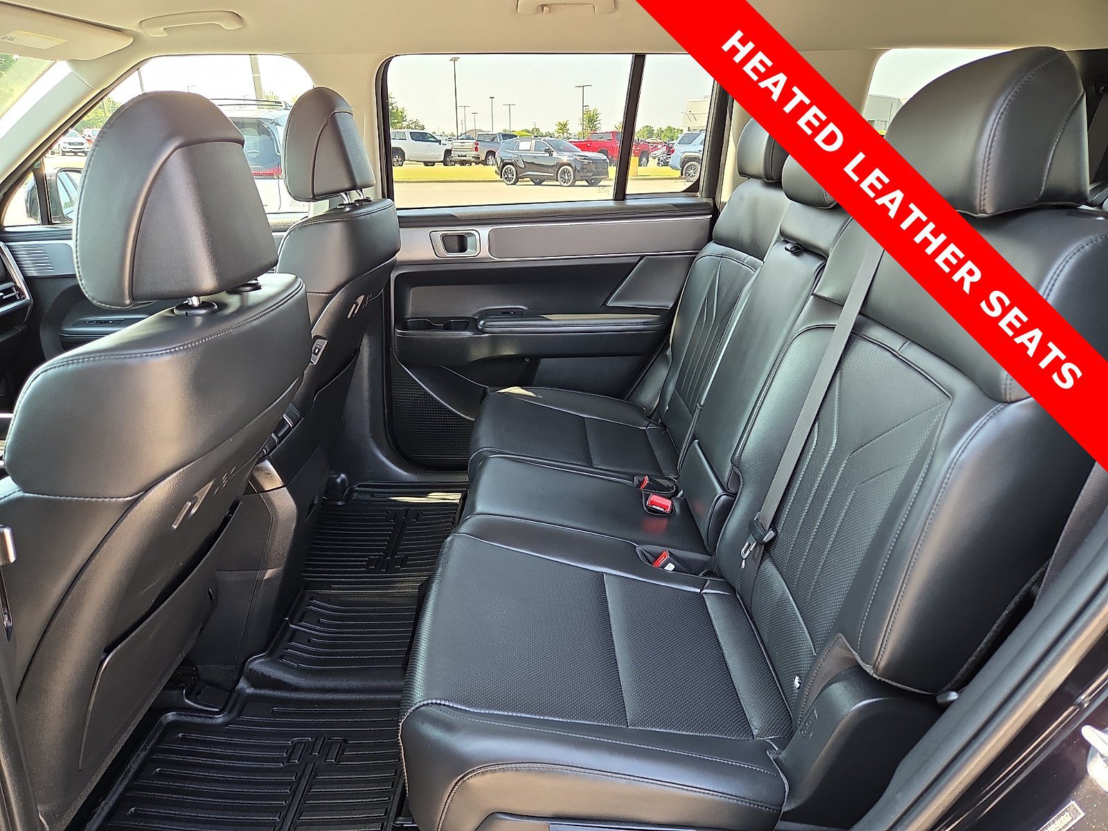 Used 2024 Hyundai Santa Fe SEL FWD image 11