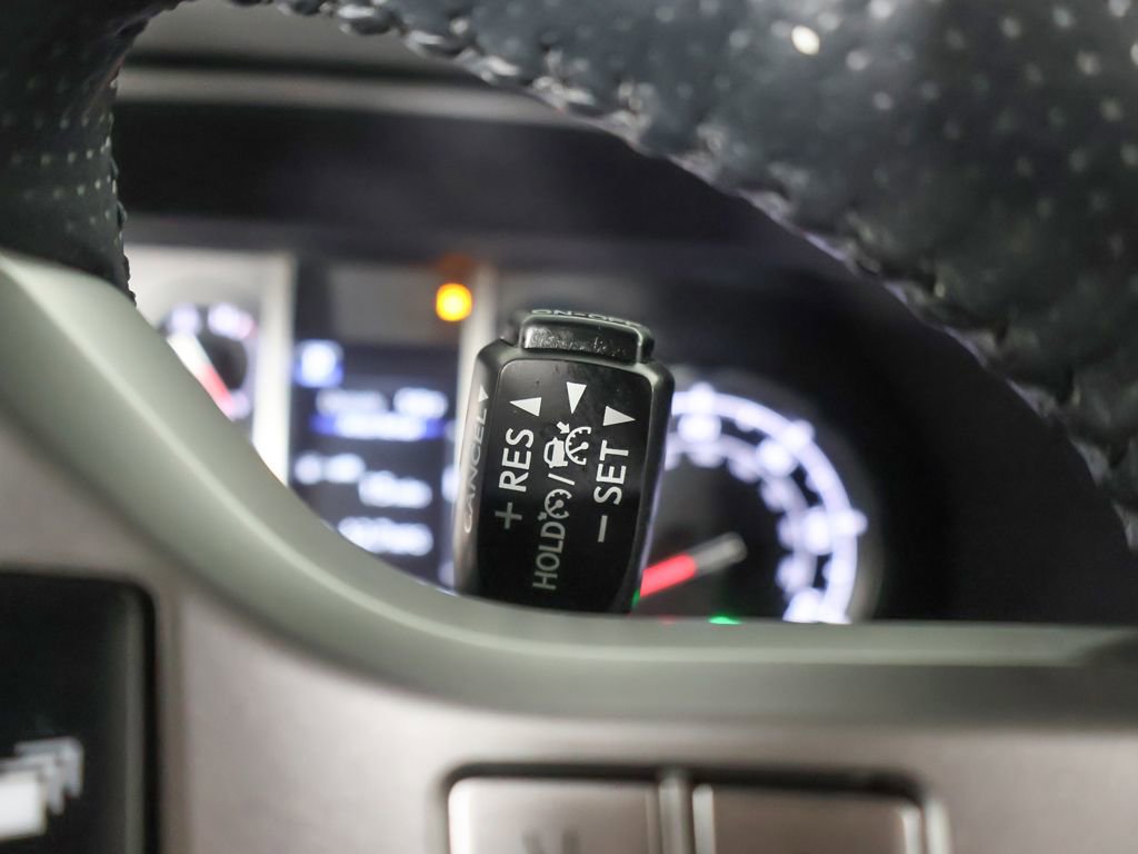 Used 2023 Toyota 4Runner Limited AWD/4WD image 39