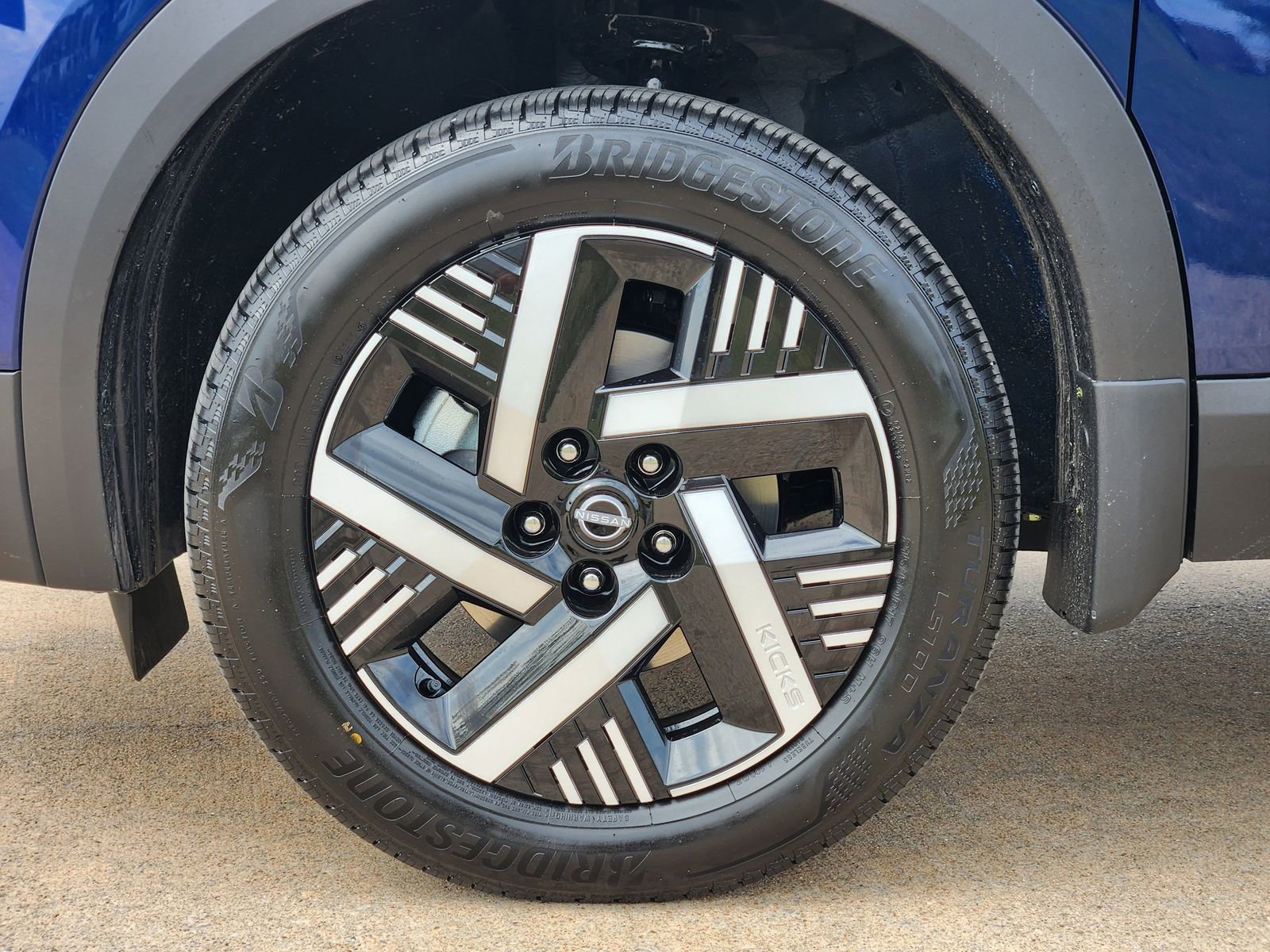 New 2026 Nissan Kicks SV image 11