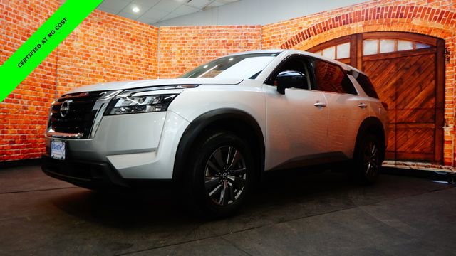 Certified 2024 Nissan Pathfinder S image 3