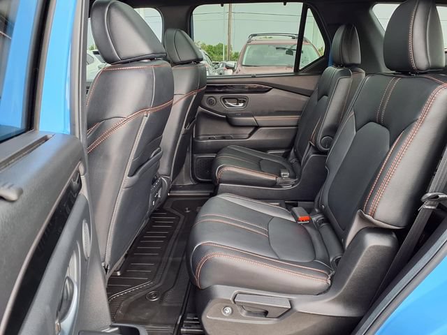 Used 2025 Honda Pilot TrailSport image 8