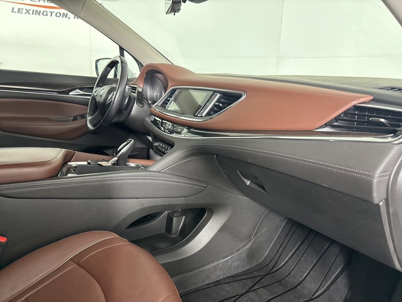 Used 2021 Buick Enclave Avenir w/ Avenir Technology Package image 34