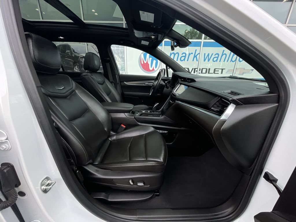 Used 2024 Cadillac XT6 Luxury w/ LPO, Floor Liner Package AWD/4WD image 28
