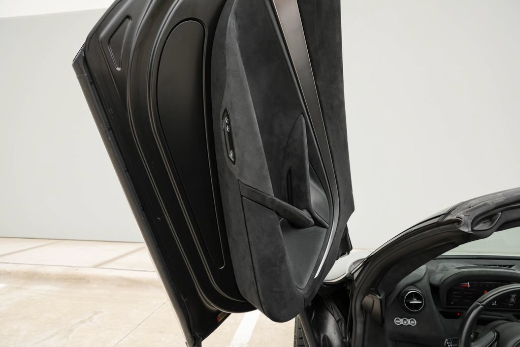 Used 2020 McLaren 720S Performance RWD image 16