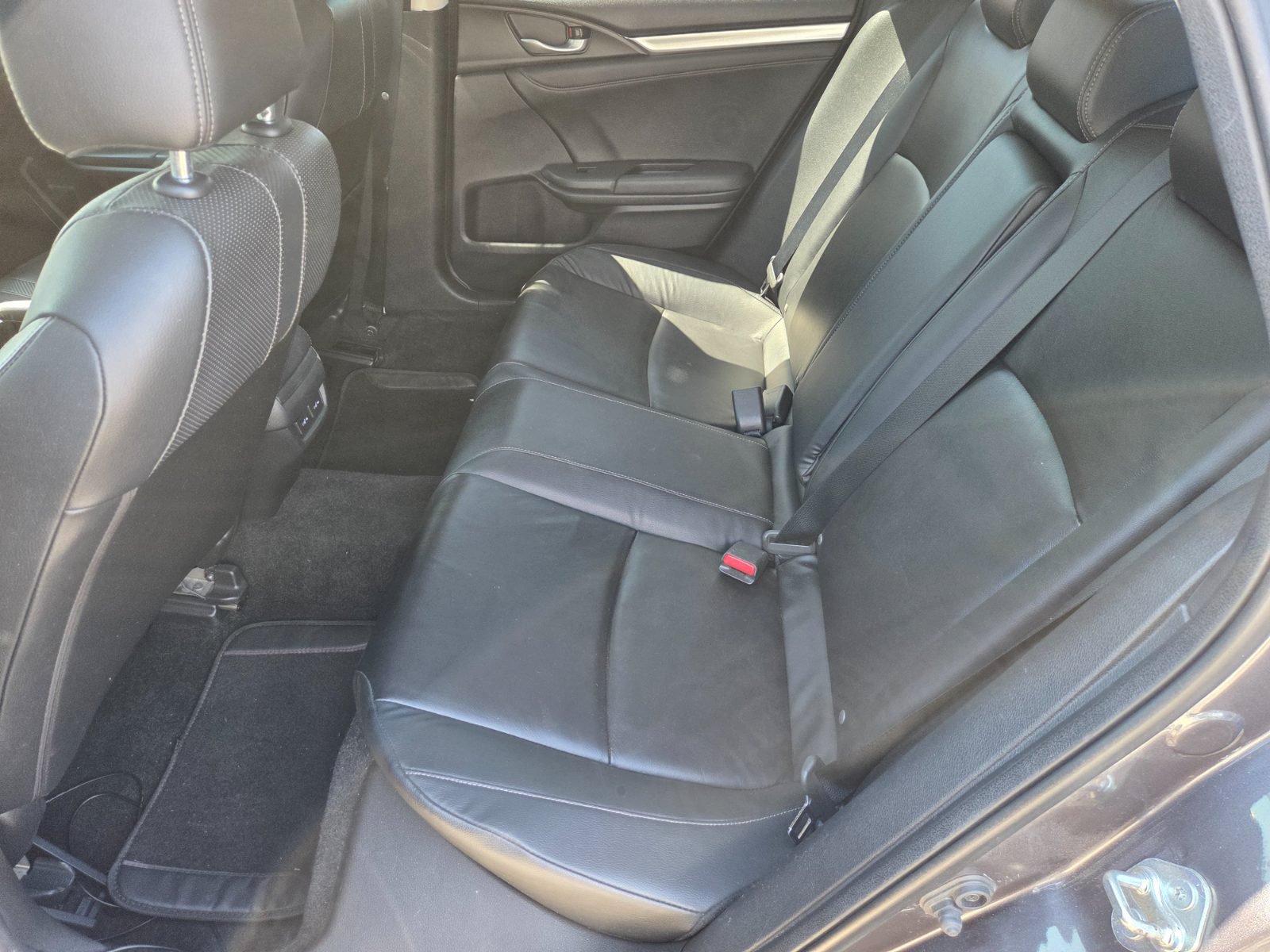 Used 2016 Honda Civic Touring image 11