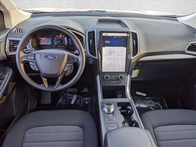 Used 2024 Ford Edge SE image 12