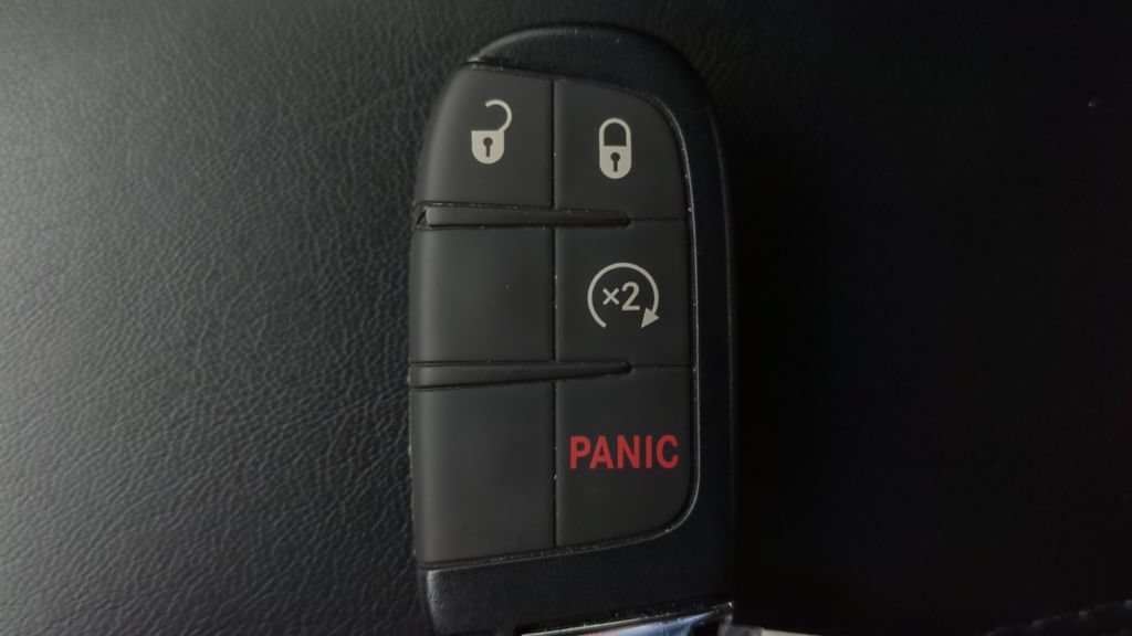 Used 2025 Jeep Compass Latitude AWD/4WD image 22