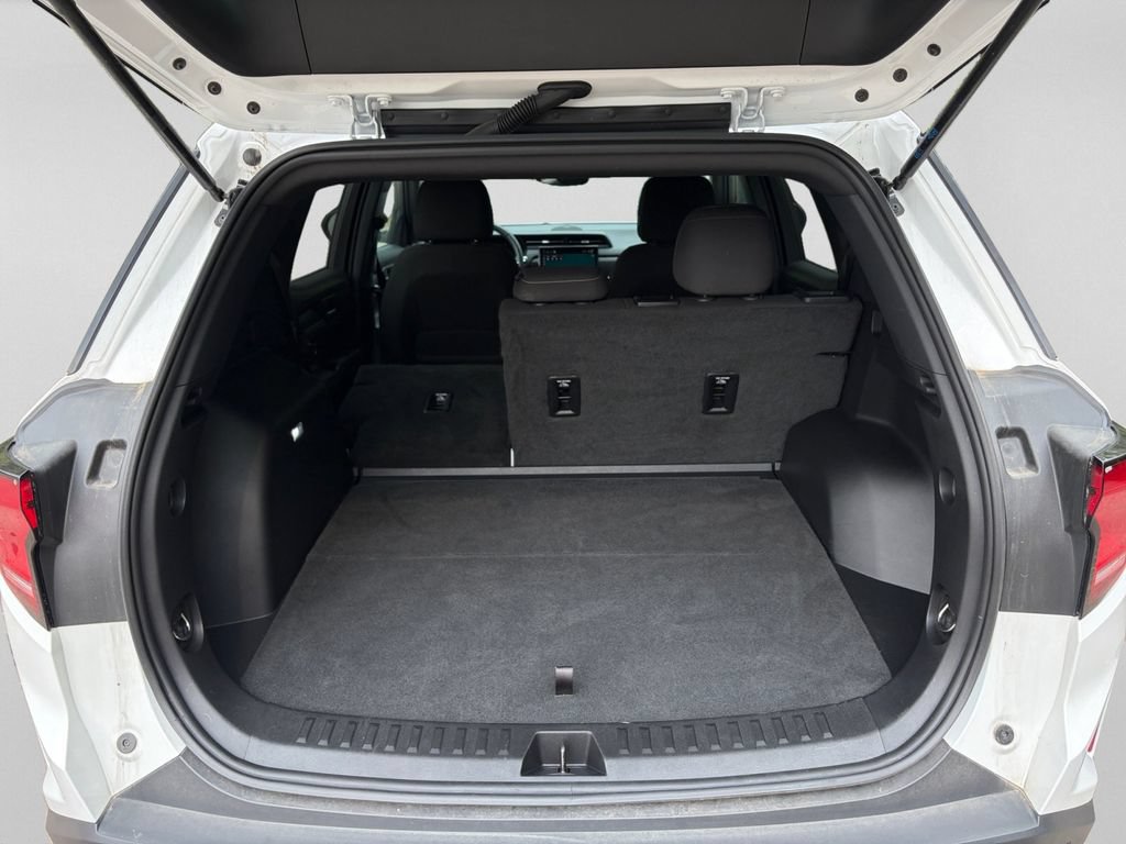 Used 2025 GMC Terrain Elevation AWD/4WD image 32