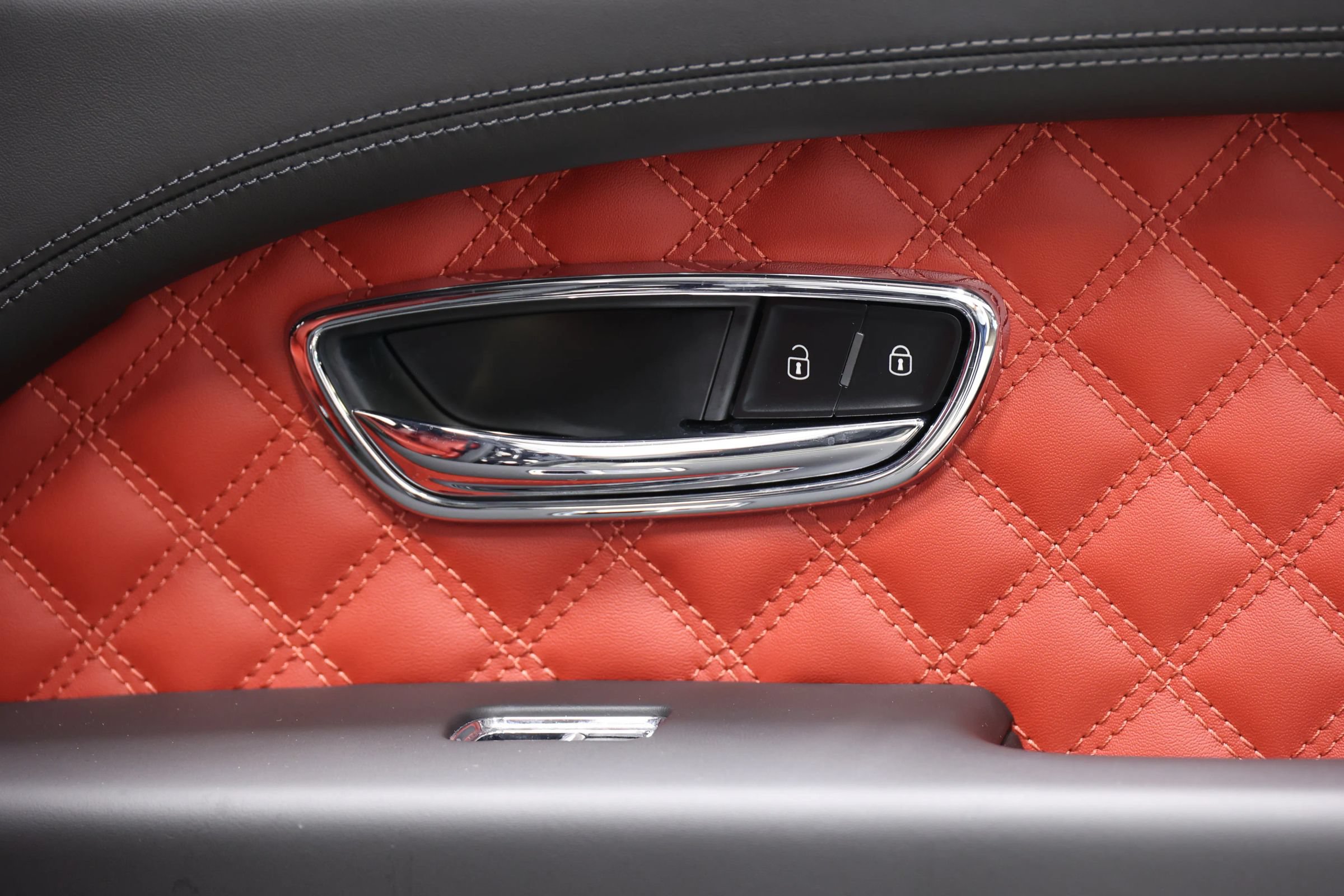 Used 2022 Bentley Bentayga AWD/4WD image 83