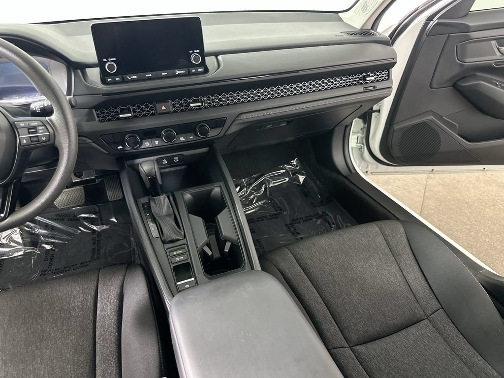 Used 2024 Honda Accord EX image 19