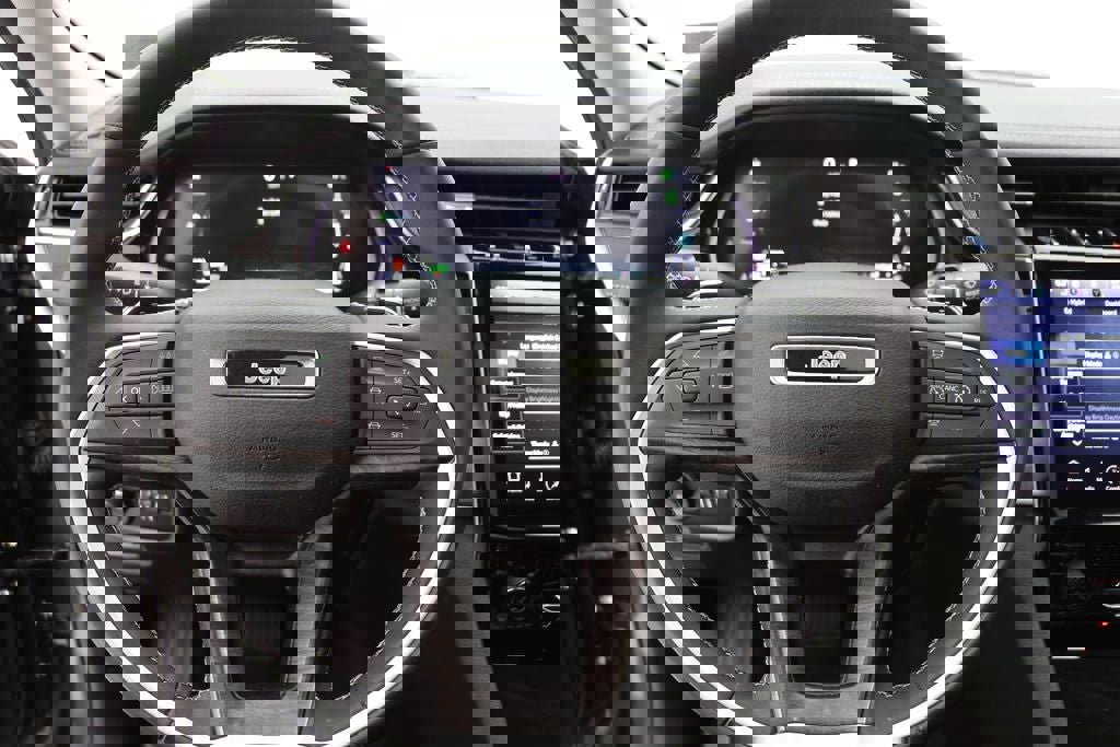 Used 2023 Jeep Grand Cherokee 4xe w/ Luxury Tech Group II image 18