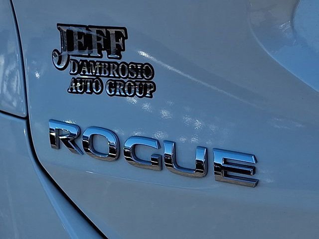 Used 2016 Nissan Rogue SV FWD image 34