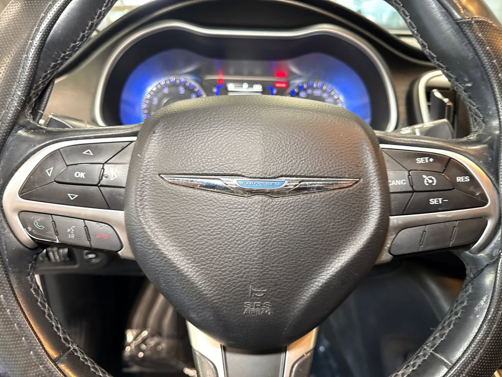 Used 2015 Chrysler 200 Limited w/ Convenience Group FWD image 18