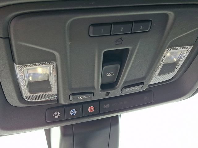 Used 2023 Chevrolet Silverado 3500 High Country AWD/4WD image 17