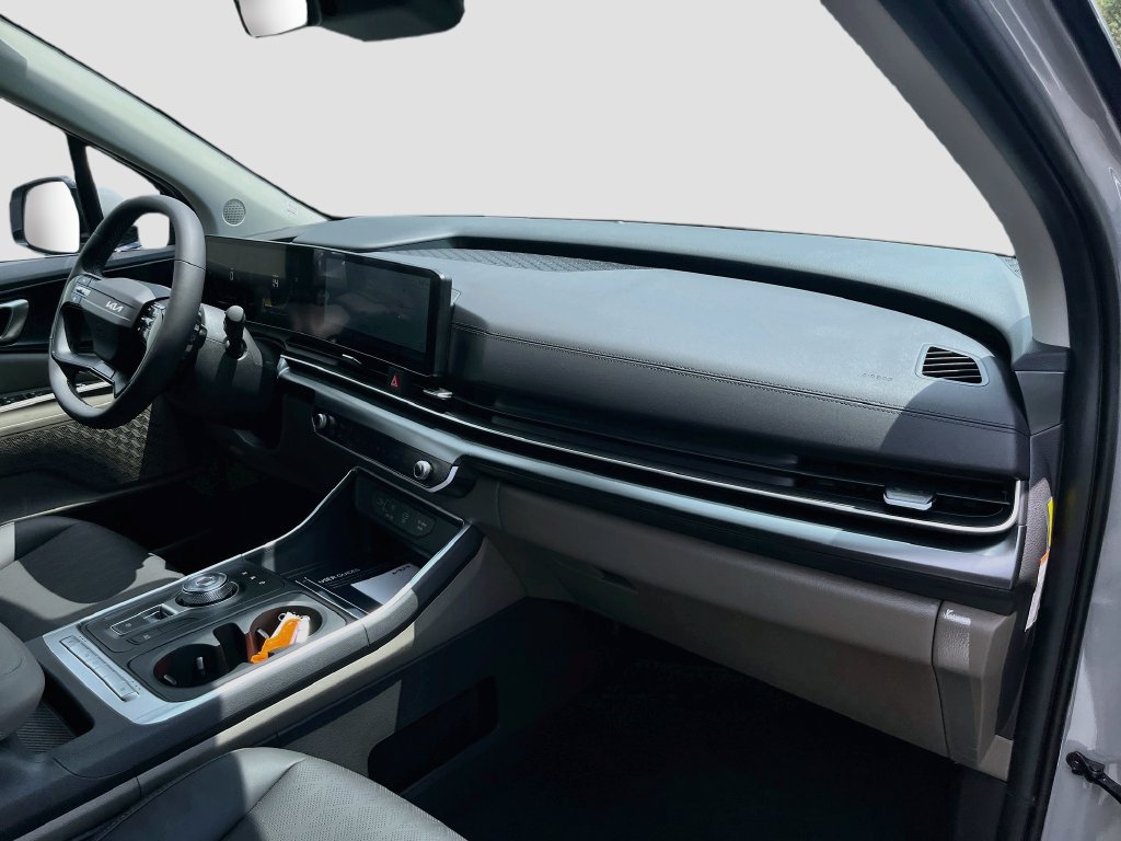 New 2027 Kia Carnival LXS FWD image 38