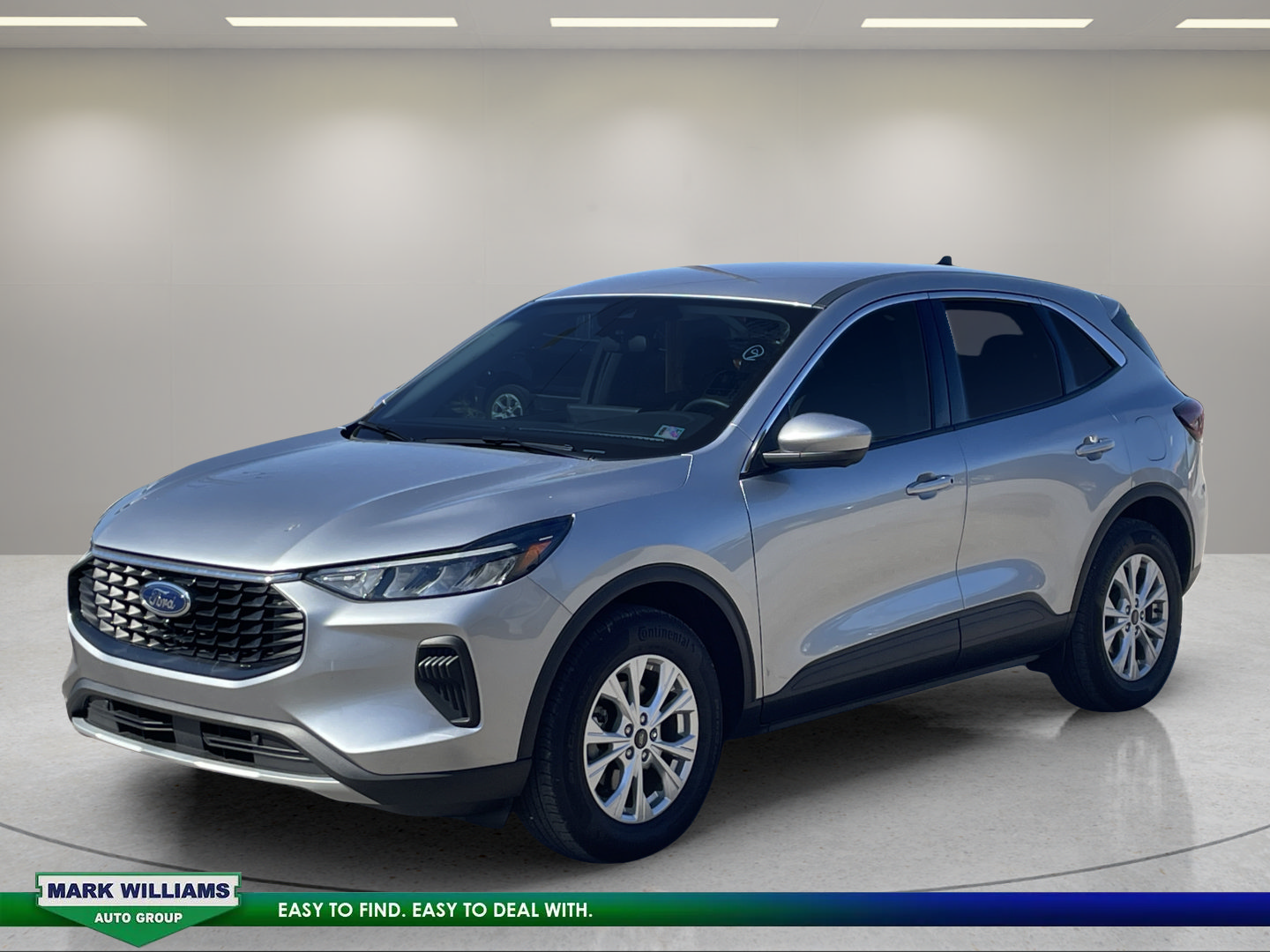 Used 2023 Ford Escape Active w/ Tech Pack #2 AWD/4WD image 2