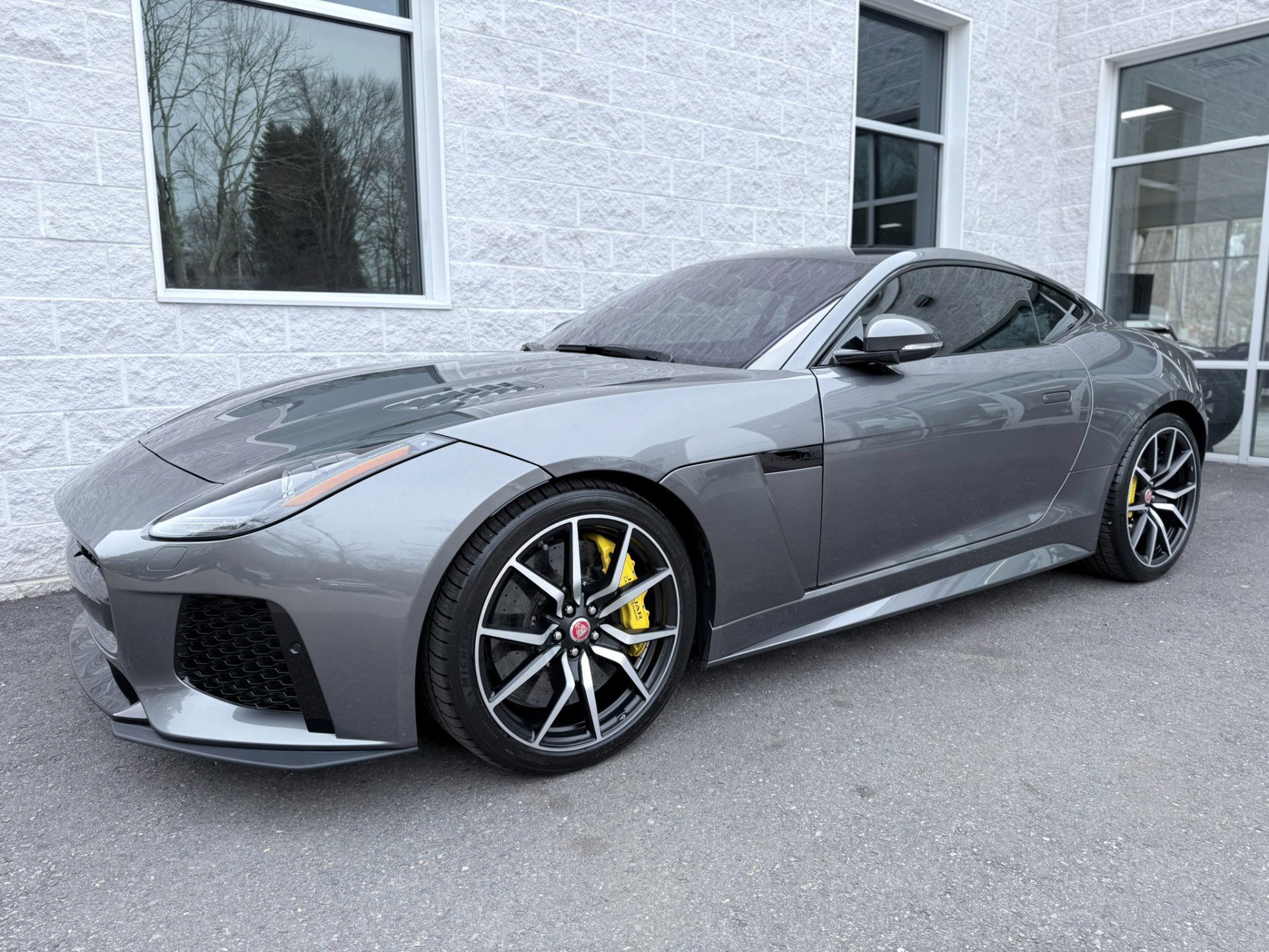 Used 2017 Jaguar F-TYPE SVR image 3