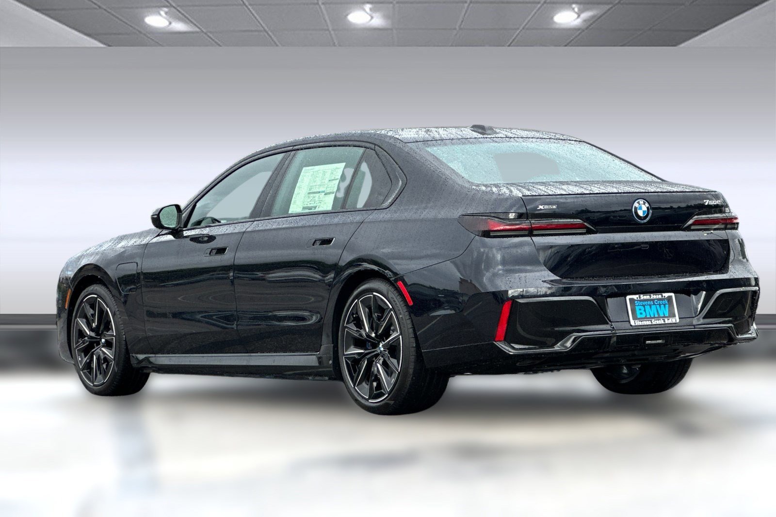 New 2026 BMW 750e xDrive w/ Executive Package image 3