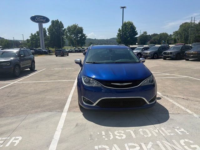 Used 2020 Chrysler Pacifica Limited FWD image 11