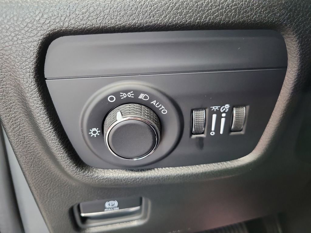 New 2025 Jeep Grand Cherokee L Altitude image 20