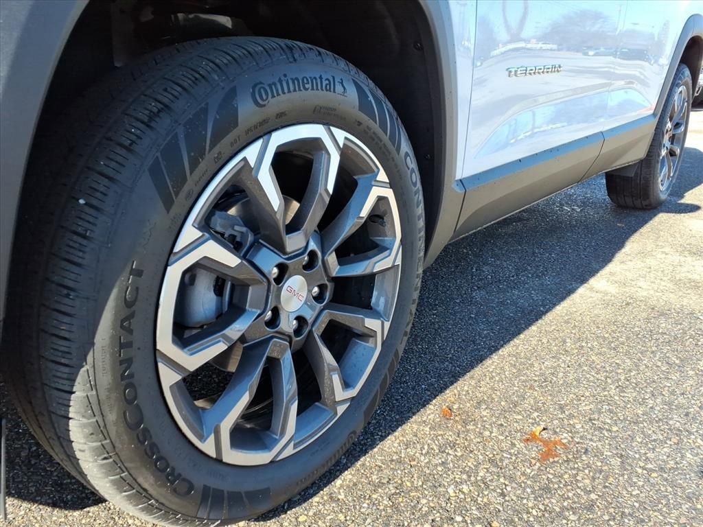 Used 2026 GMC Terrain Elevation w/ Elevation Premium Package image 10