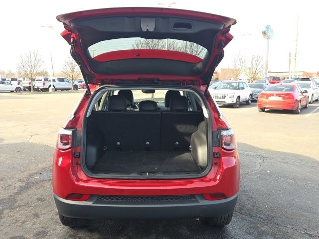 Used 2020 Jeep Compass Latitude w/ Cold Weather Group image 7