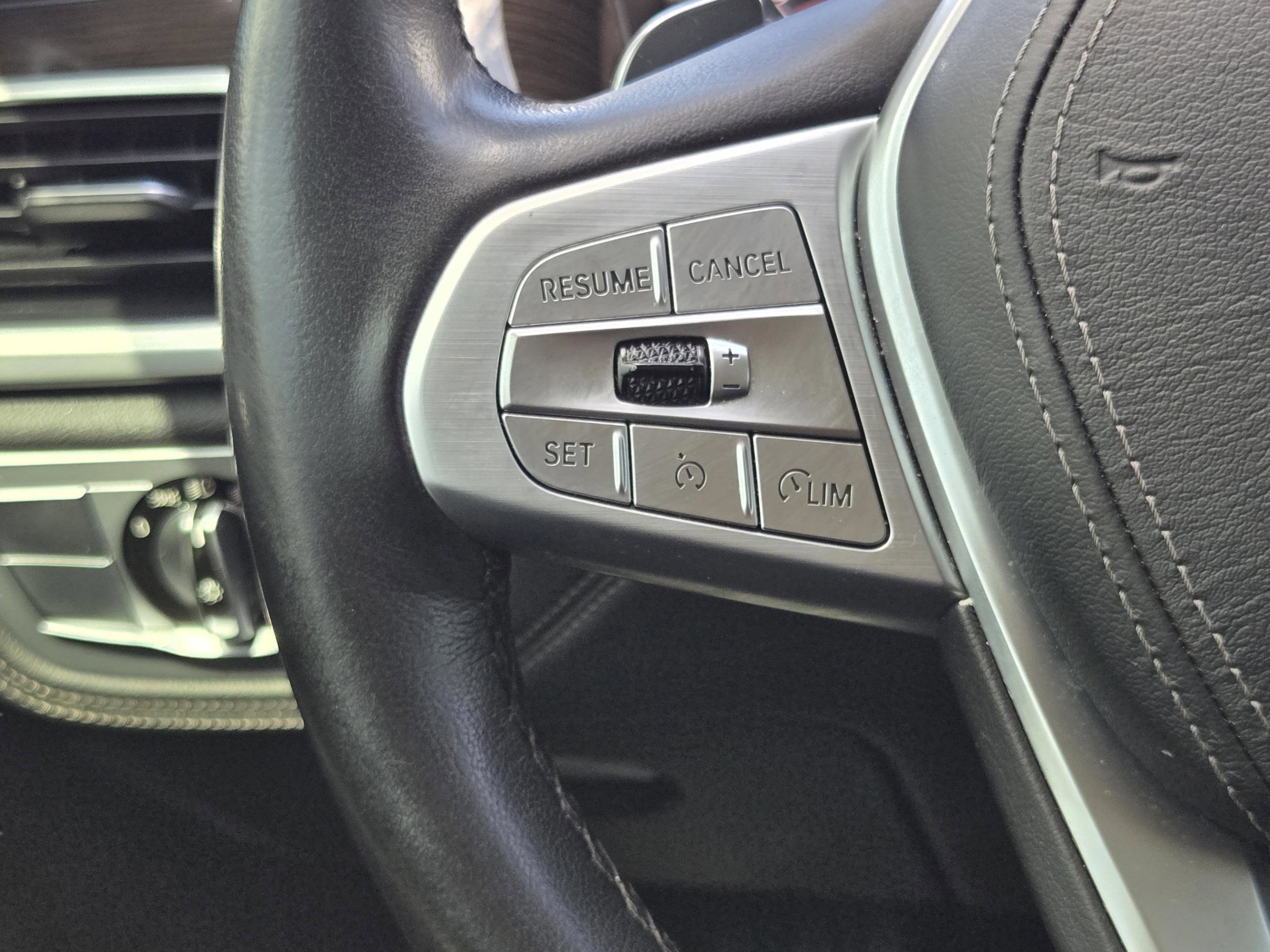 Used 2020 BMW 740i w/ Premium Package RWD image 25