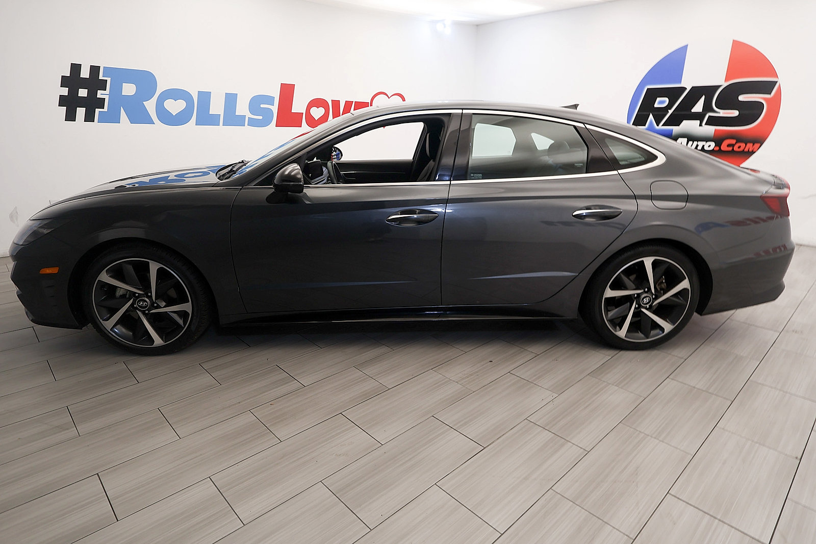 Used 2023 Hyundai Sonata SEL Plus FWD image 2