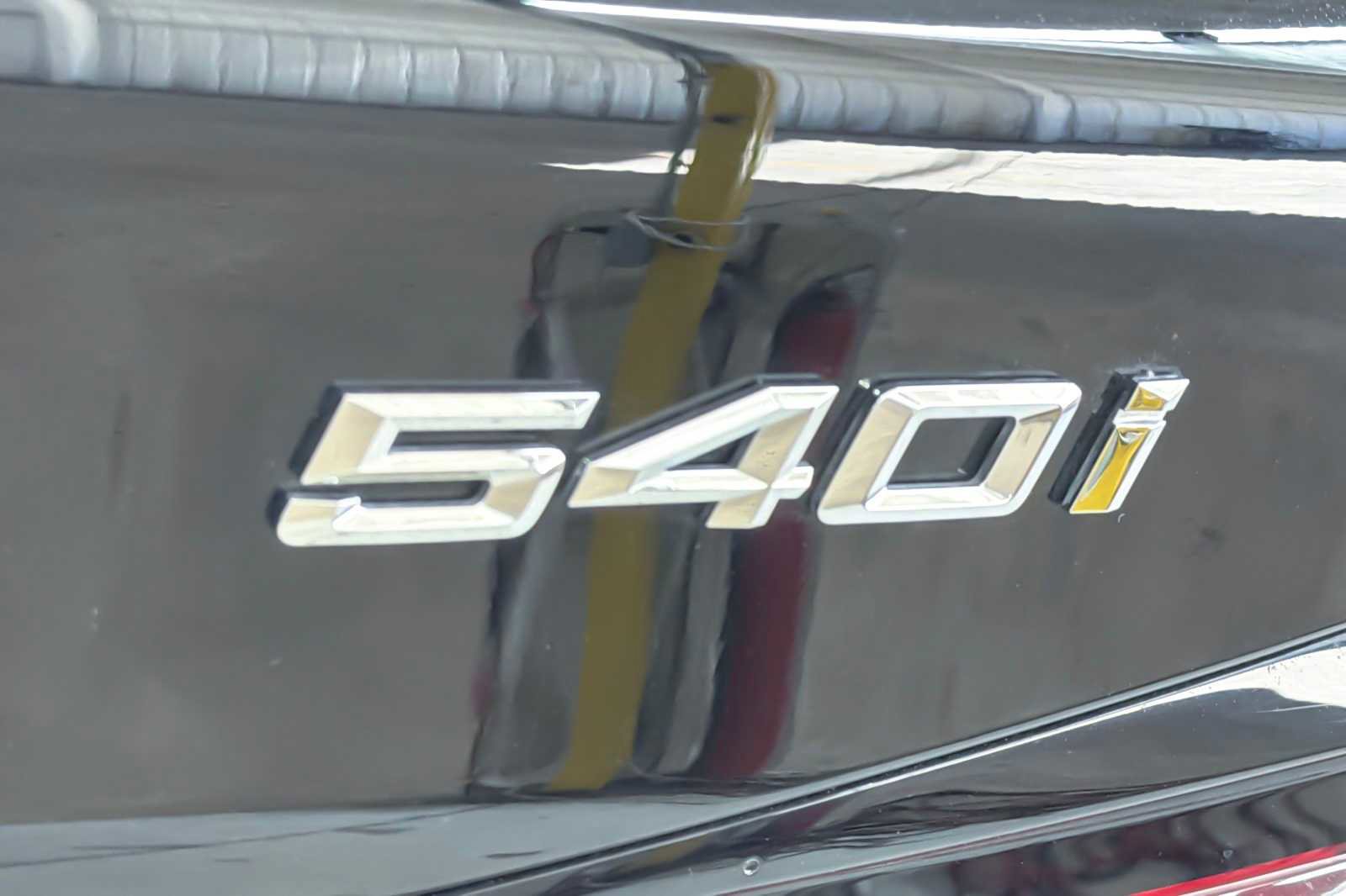 Used 2023 BMW 540i w/ Convenience Package image 27