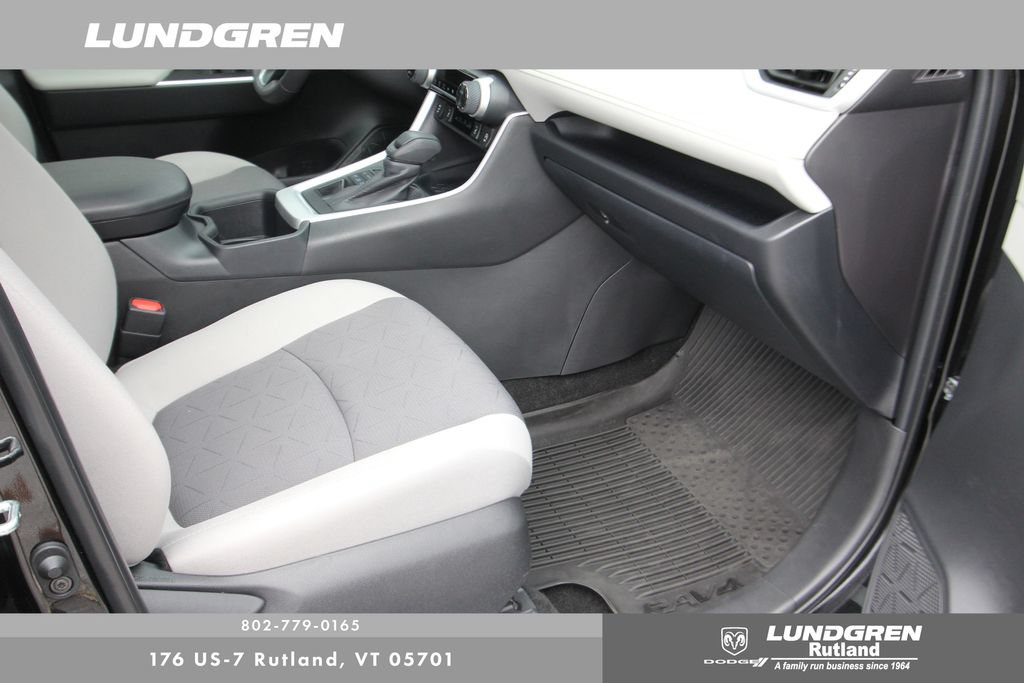 Used 2025 Toyota RAV4 XLE w/ Convenience Package AWD/4WD image 31