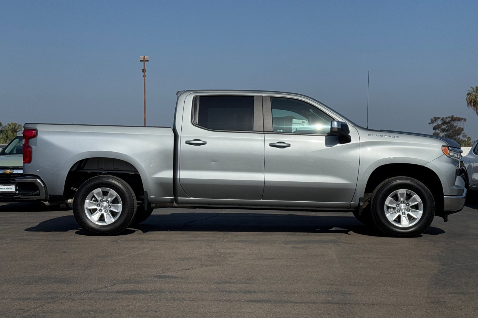 Used 2025 Chevrolet Silverado 1500 LT image 3