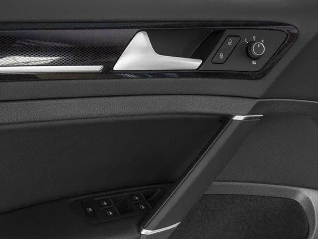 Used 2016 Volkswagen Golf S image 17