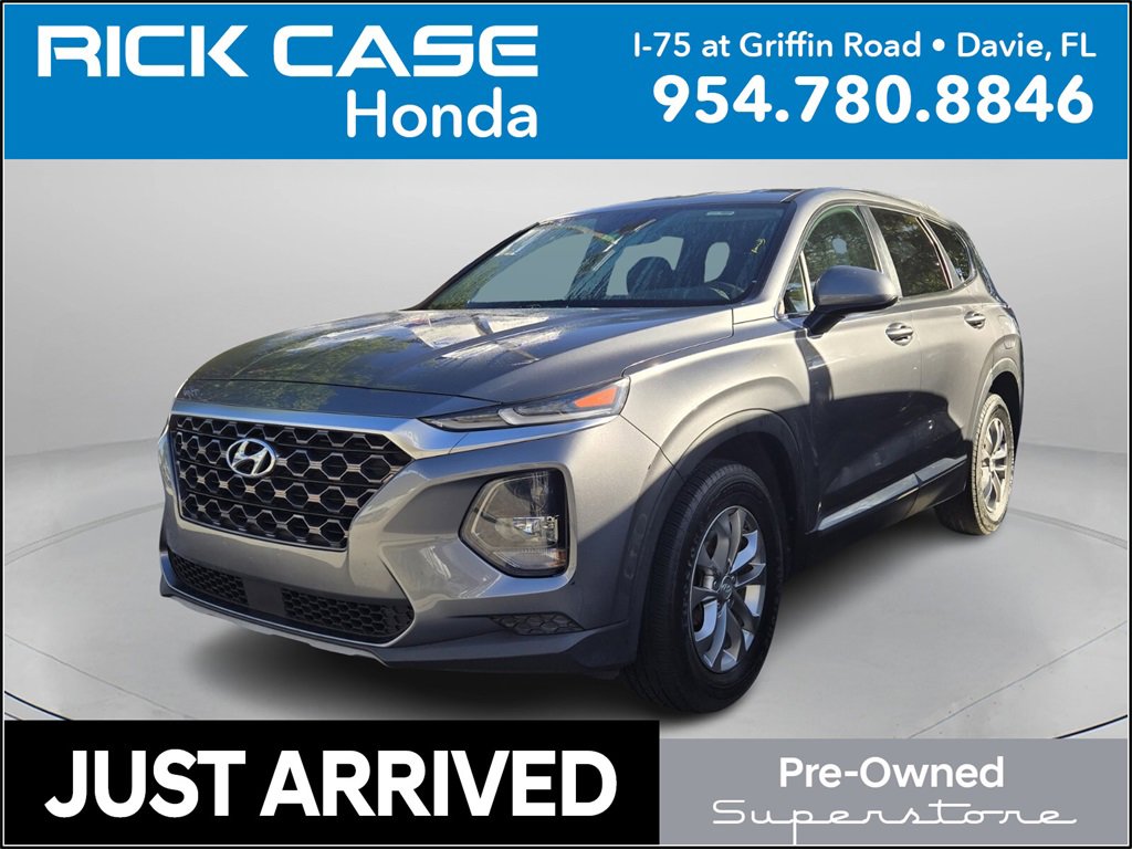 Used 2019 Hyundai Santa Fe SE image 1