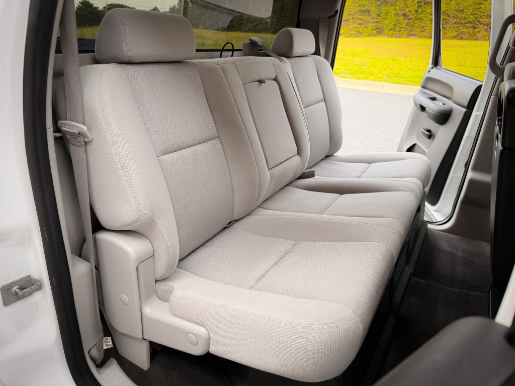 Used 2010 Chevrolet Silverado 1500 4x4 Crew Cab Hybrid image 16