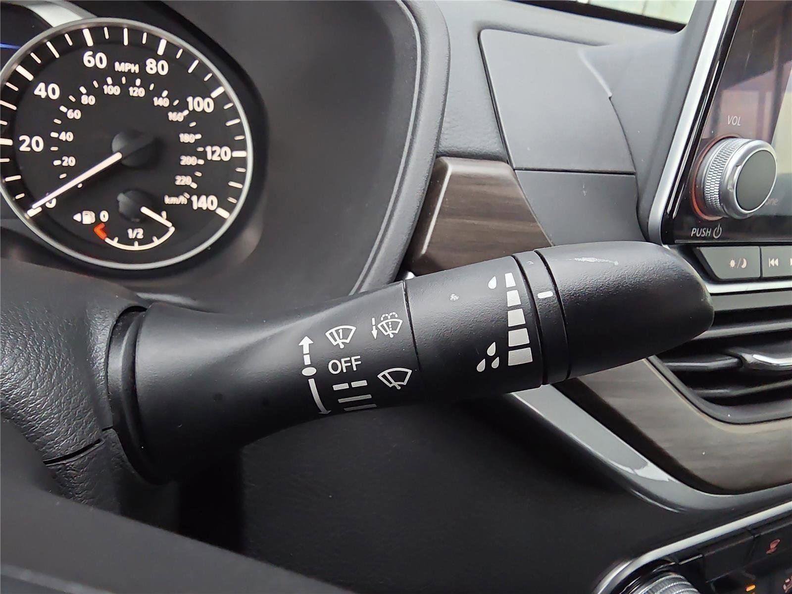 Used 2023 Nissan Altima 2.5 SV FWD image 17
