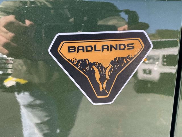 Used 2023 Ford Bronco Badlands image 9
