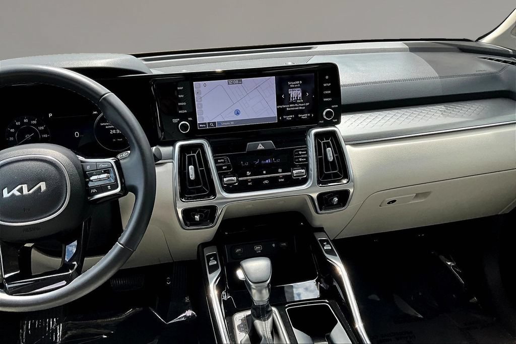 Certified 2023 Kia Sorento SX AWD/4WD image 9