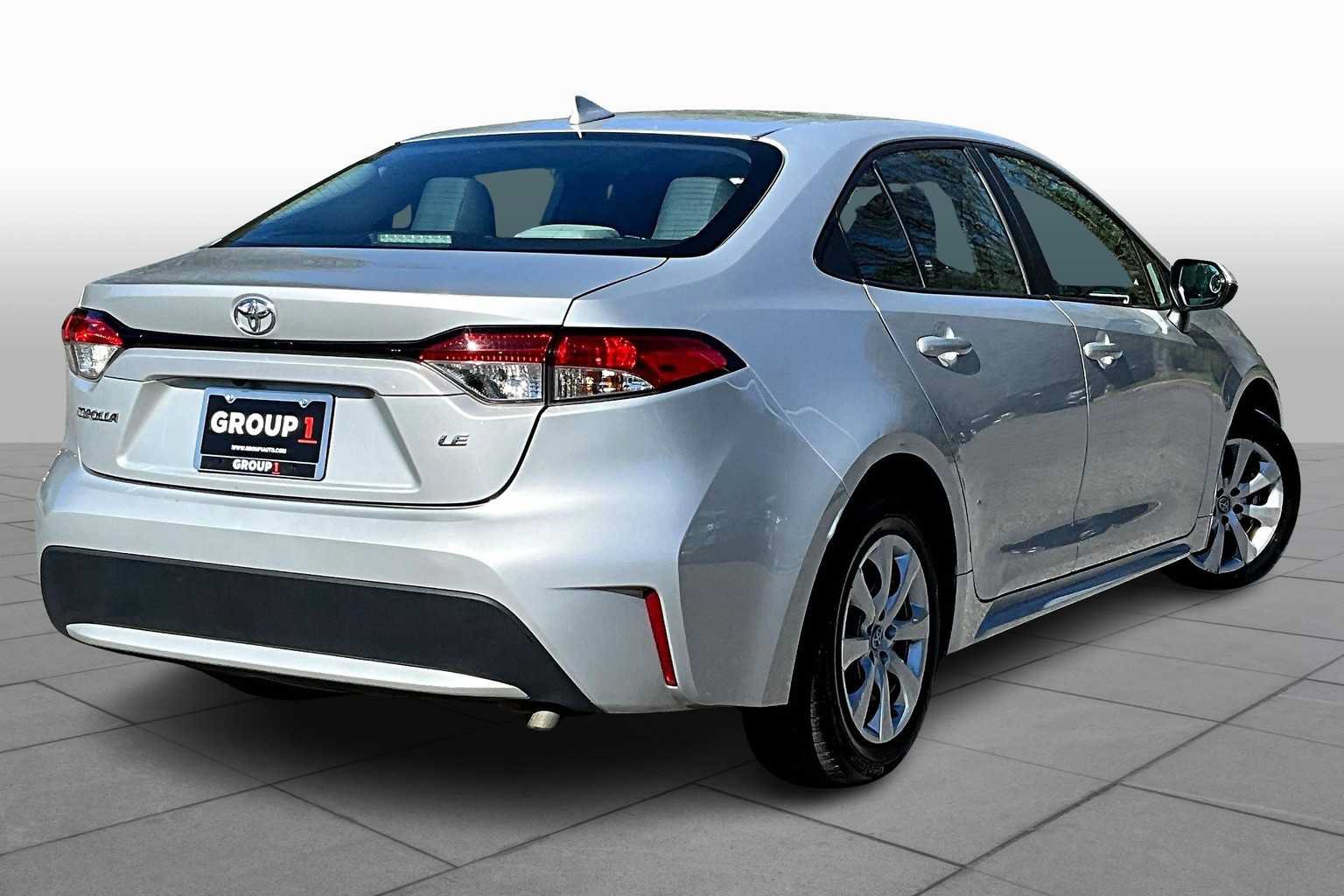 Used 2022 Toyota Corolla LE FWD image 13